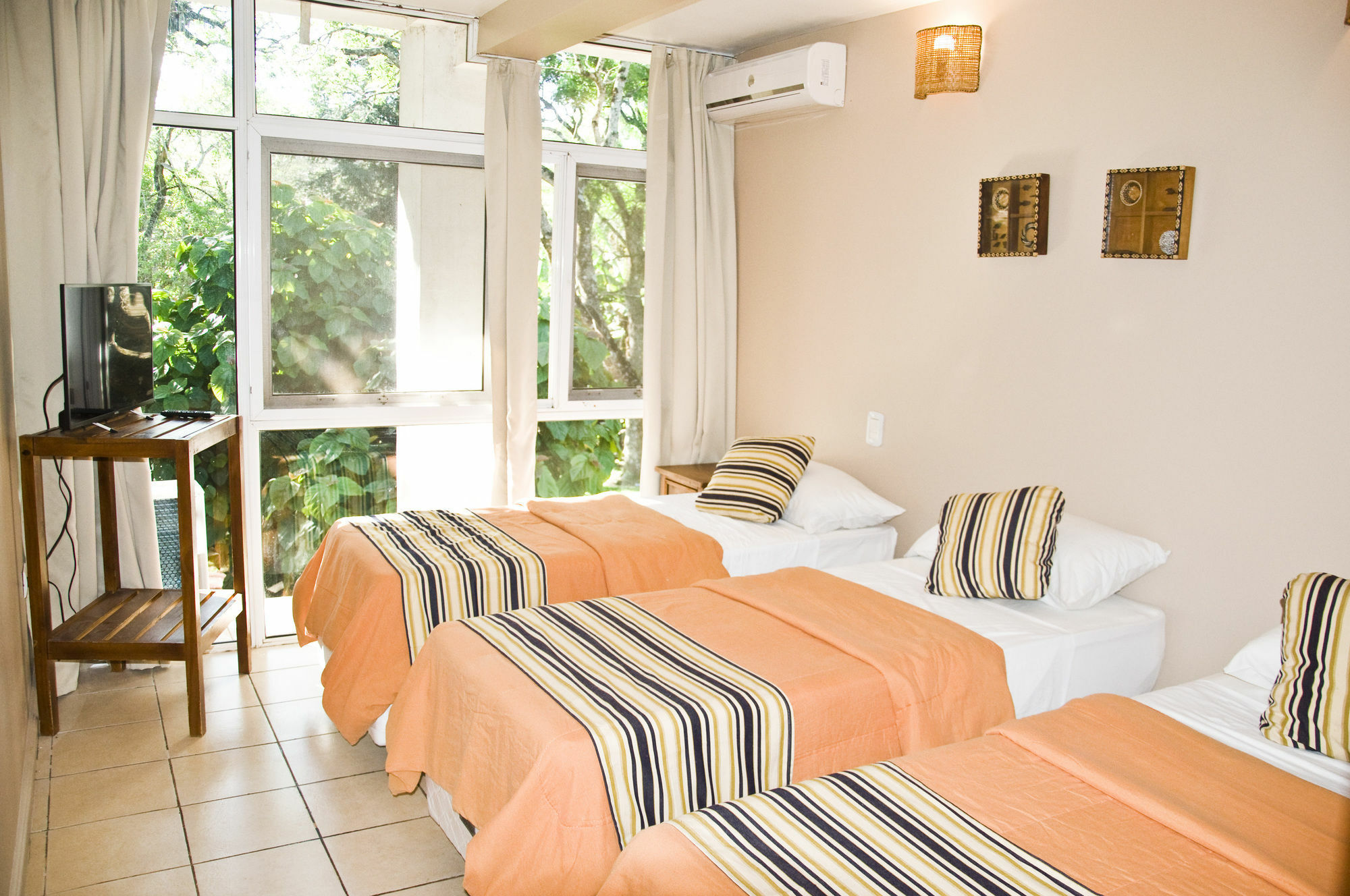 Tangoinn Club Iguazu Party Luxury Hostel Puerto Iguazú Exteriör bild