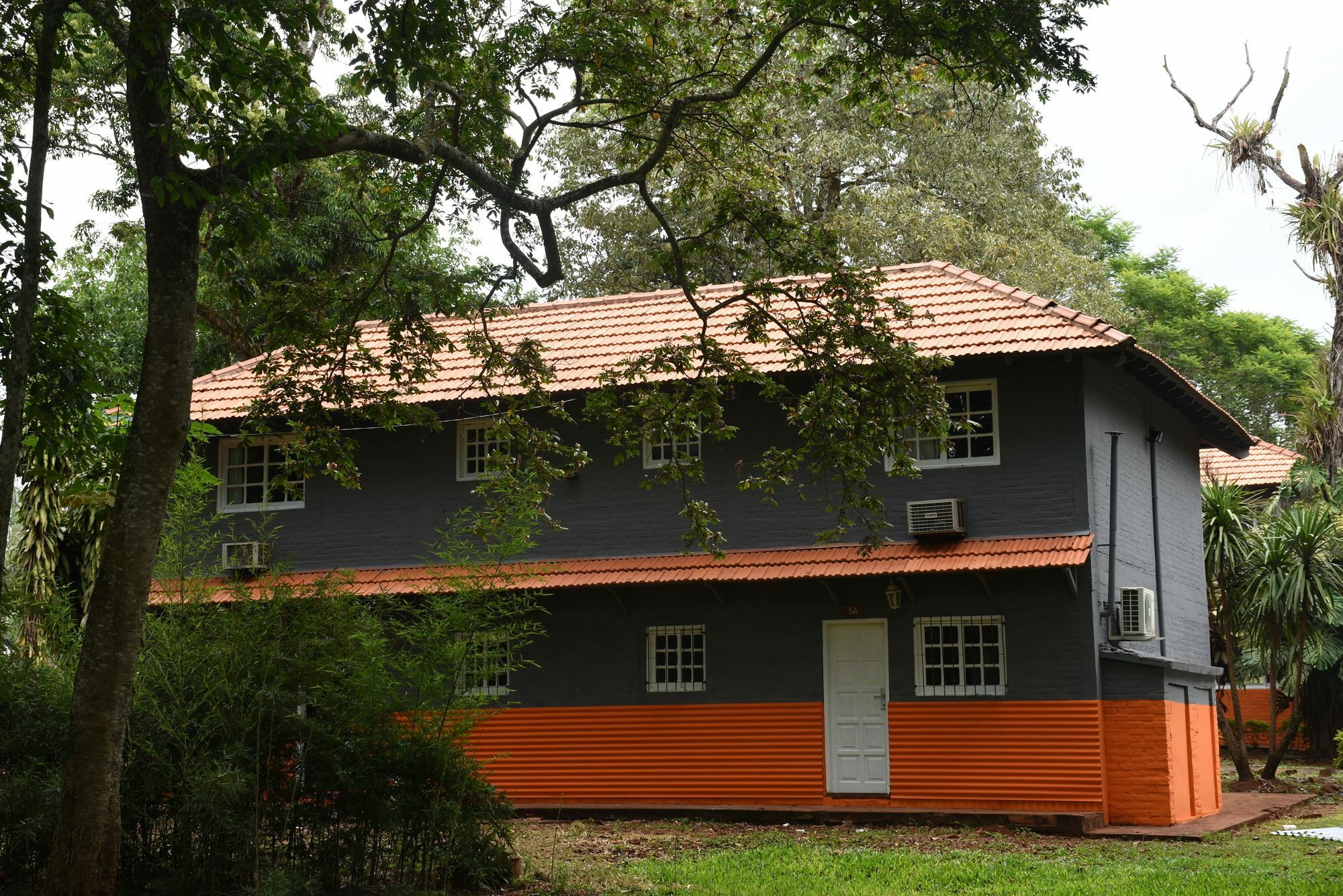 Tangoinn Club Iguazu Party Luxury Hostel Puerto Iguazú Exteriör bild