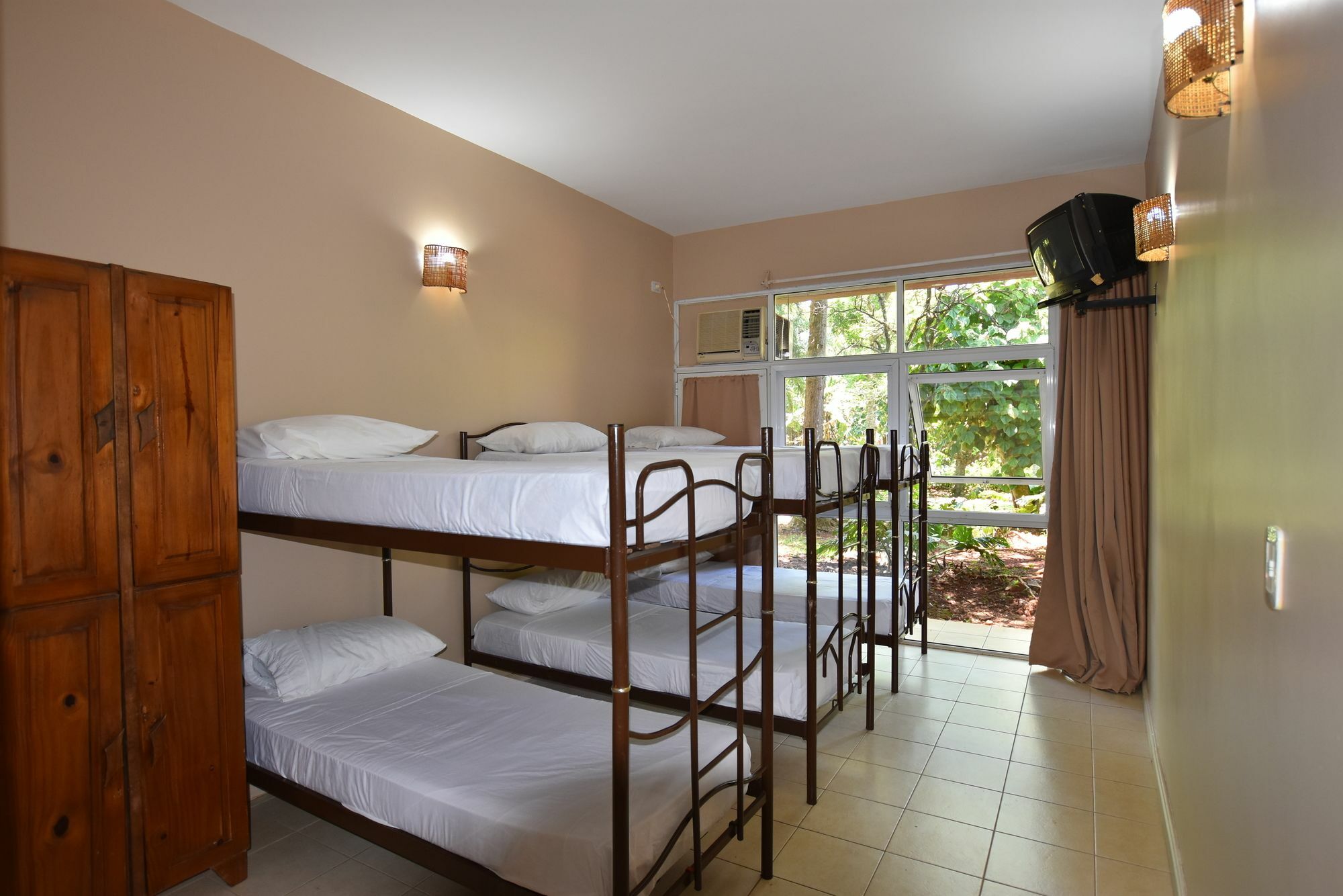 Tangoinn Club Iguazu Party Luxury Hostel Puerto Iguazú Exteriör bild