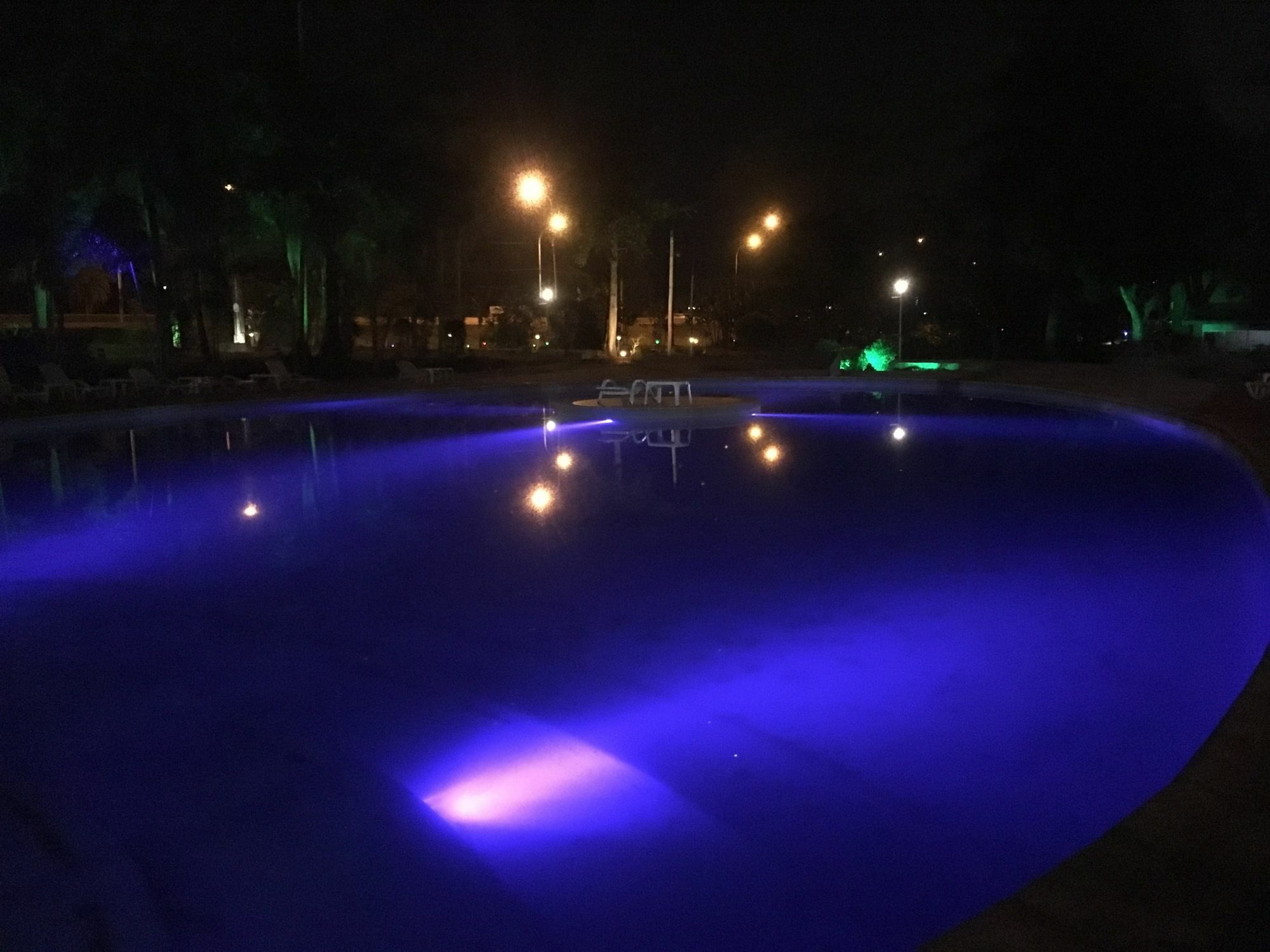 Tangoinn Club Iguazu Party Luxury Hostel Puerto Iguazú Exteriör bild