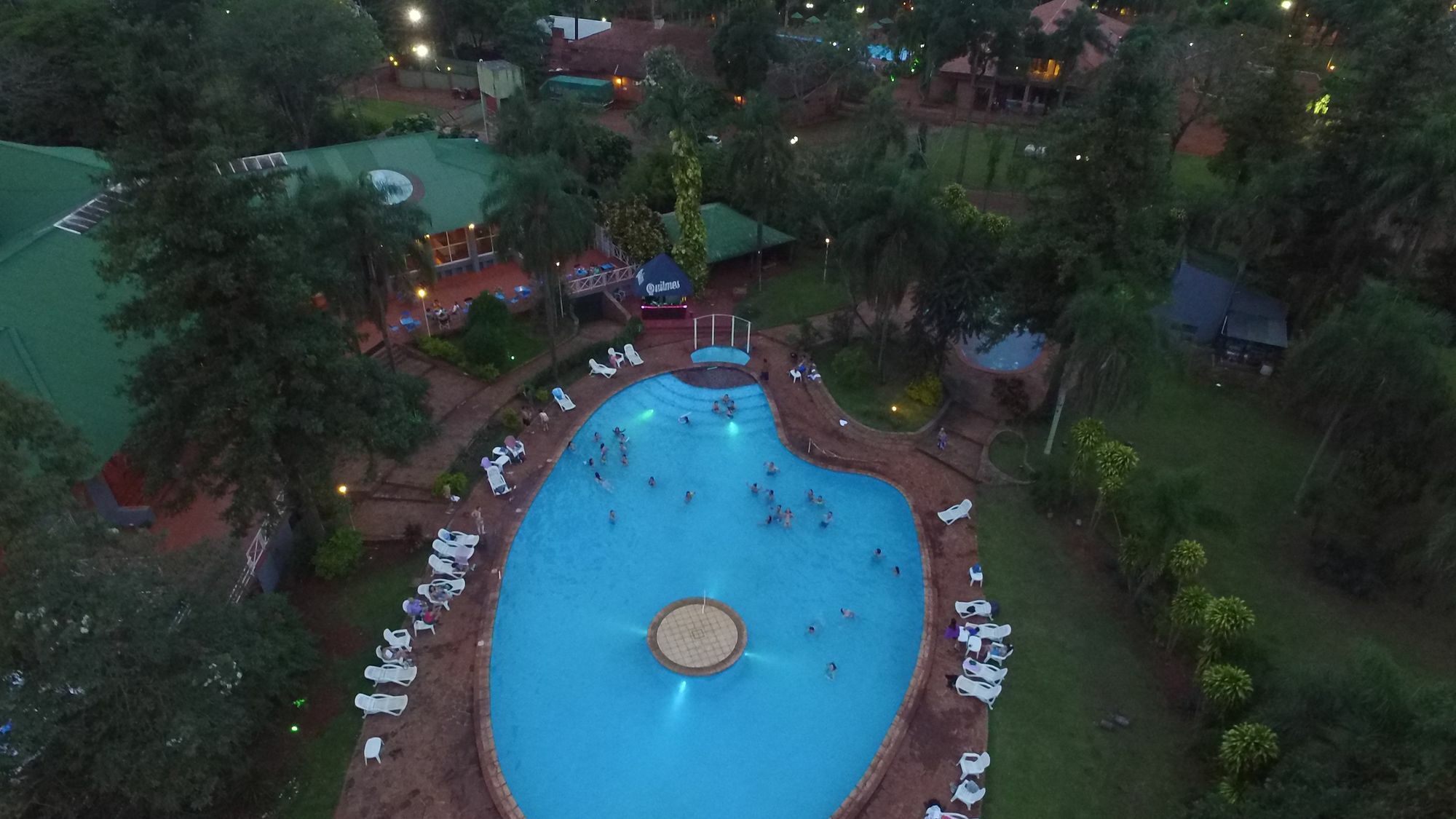 Tangoinn Club Iguazu Party Luxury Hostel Puerto Iguazú Exteriör bild
