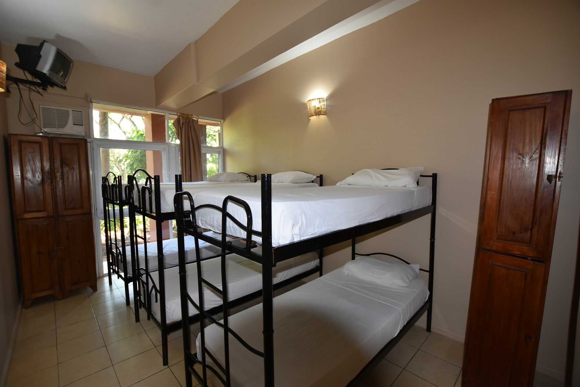 Tangoinn Club Iguazu Party Luxury Hostel Puerto Iguazú Exteriör bild