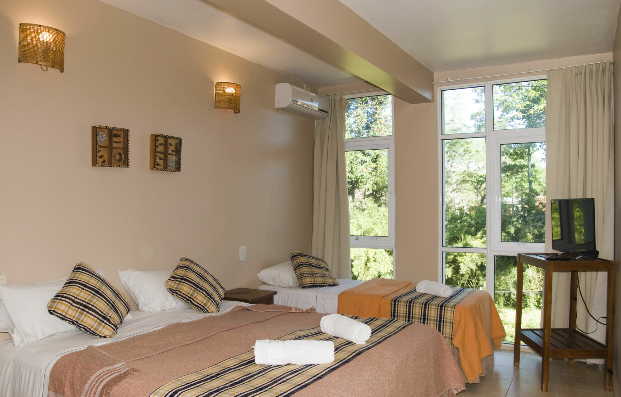 Tangoinn Club Iguazu Party Luxury Hostel Puerto Iguazú Exteriör bild