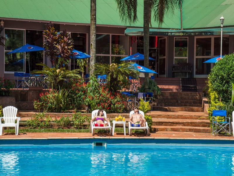 Tangoinn Club Iguazu Party Luxury Hostel Puerto Iguazú Exteriör bild