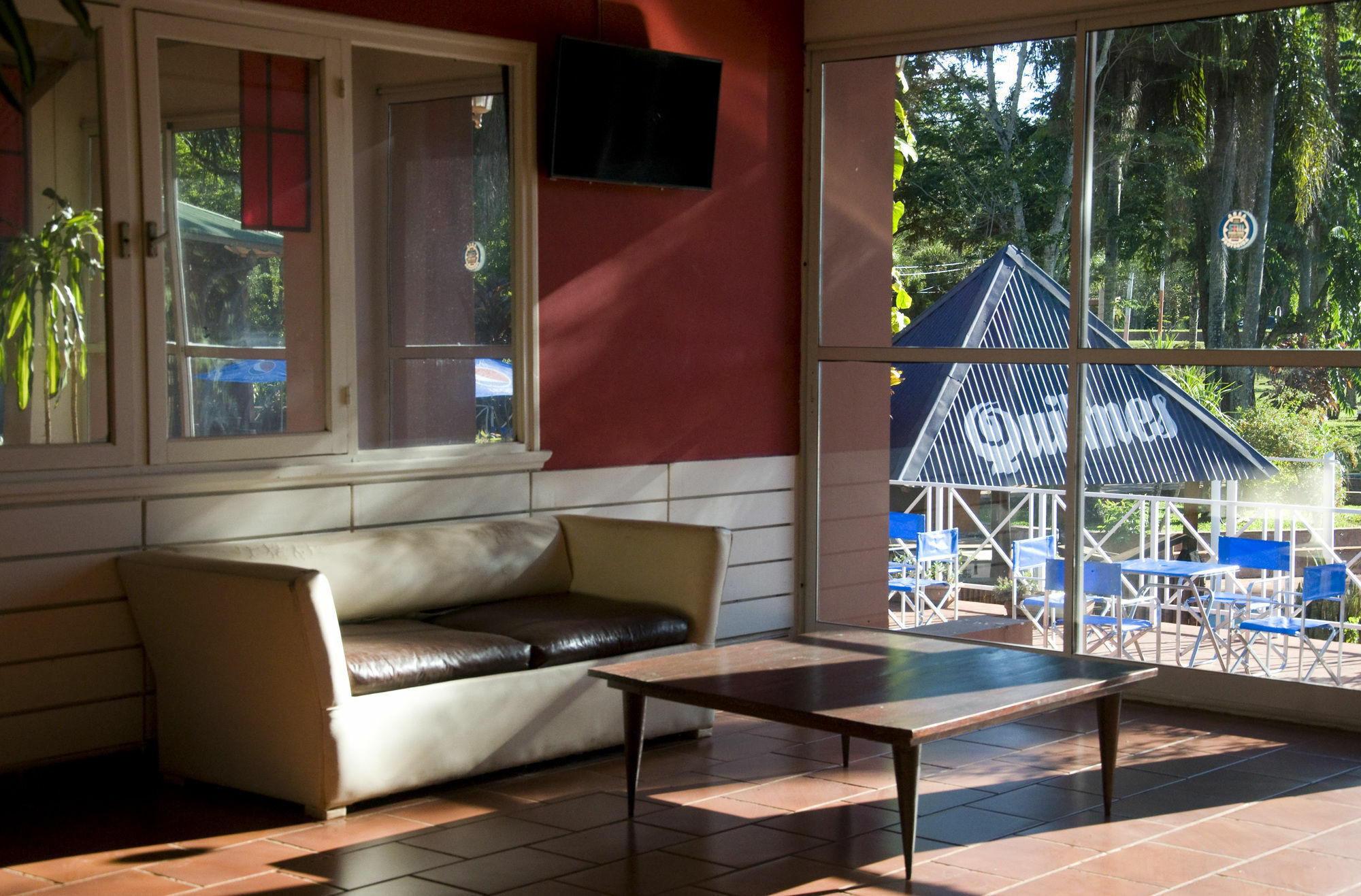 Tangoinn Club Iguazu Party Luxury Hostel Puerto Iguazú Exteriör bild